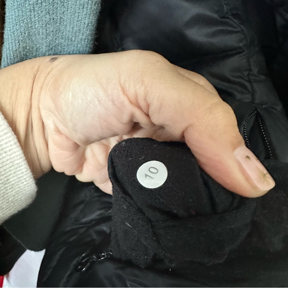 Lululemon Get Down Reversible Vest in Black - Picture 8 of 9